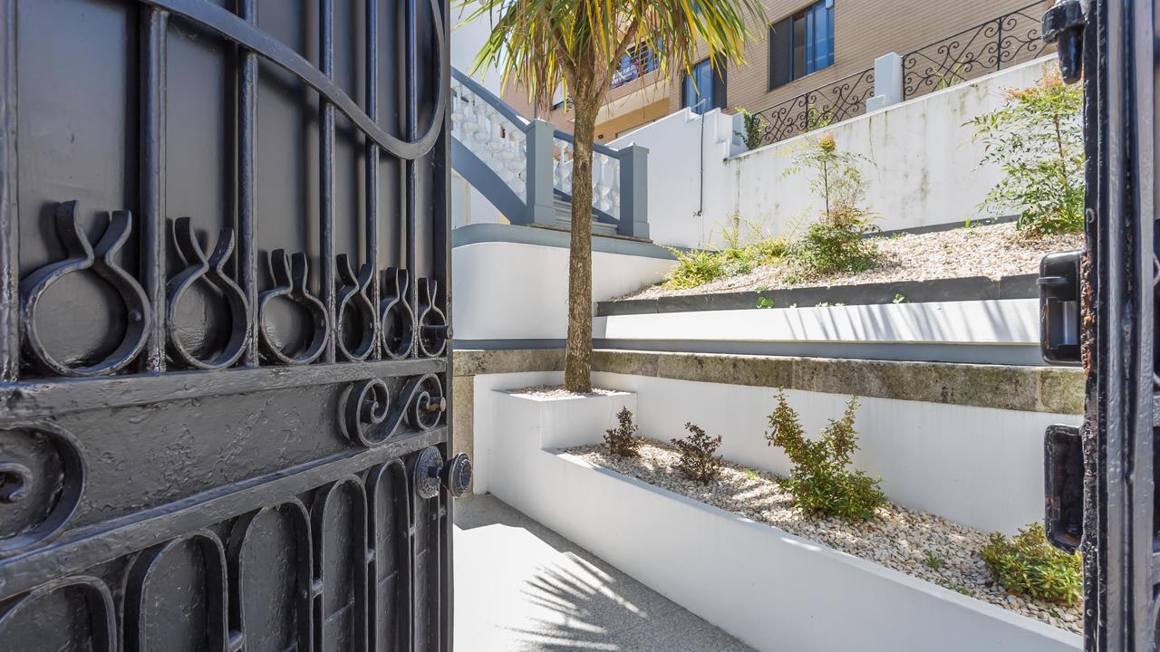 Porto Studios Luaran gambar